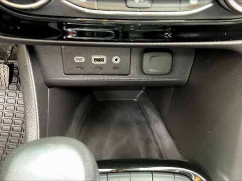 Used 2023 Buick Encore GX Essence w/ Experience Buick Package image 18