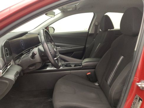 Used 2023 Hyundai Elantra SEL w/ Convenience Package FWD image 17