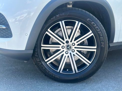 Used 2024 Mercedes-Benz GLE 350 4MATIC image 2