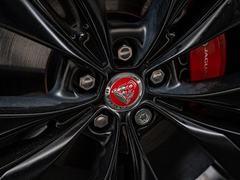 Used 2017 Jaguar F-PACE S image 8