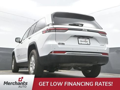 Used 2022 Jeep Grand Cherokee Laredo w/ Luxury Tech Group I AWD/4WD image 45