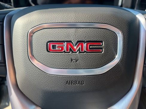 New 2026 GMC Sierra 1500 Elevation image 24