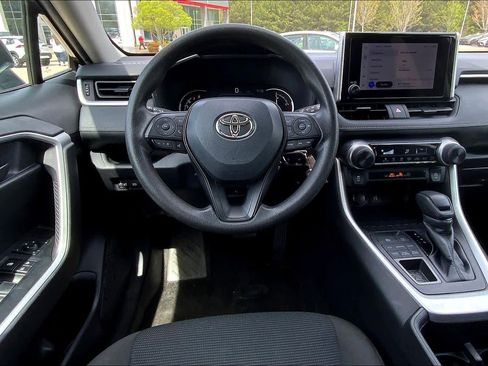 Used 2024 Toyota RAV4 LE image 6