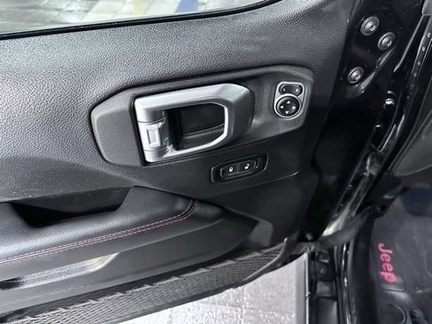 Used 2023 Jeep Gladiator Rubicon w/ Cold Weather Group image 19