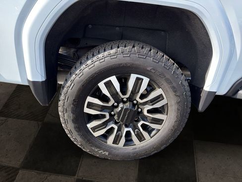 New 2026 GMC Sierra 2500 Denali Ultimate AWD/4WD image 12
