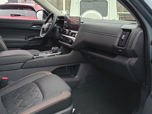 New 2026 Nissan Pathfinder Platinum AWD/4WD image 27