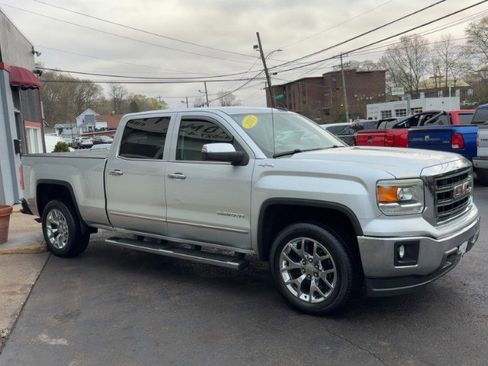 Used 2015 GMC Sierra 1500 SLT w/ SLT Crew Cab Value Package AWD/4WD image 4