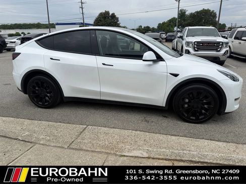 Used 2023 Tesla Model Y Long Range AWD/4WD image 28