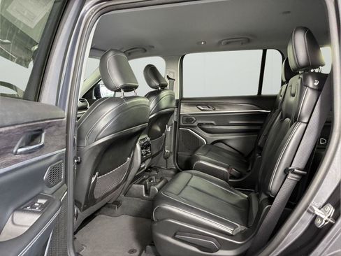 Used 2022 Jeep Grand Cherokee L Limited AWD/4WD image 20