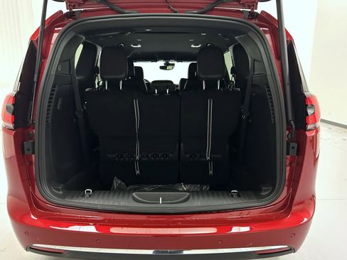 New 2026 Chrysler Pacifica Select image 9