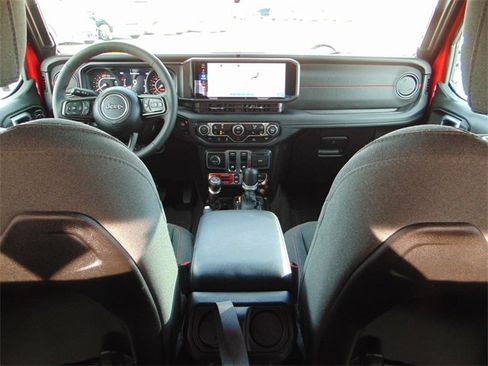 Used 2024 Jeep Wrangler Rubicon w/ Convenience Group image 22