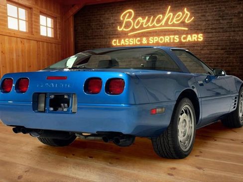 Used 1991 Chevrolet Corvette Coupe RWD image 3