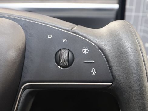 Used 2022 Tesla Model X image 43