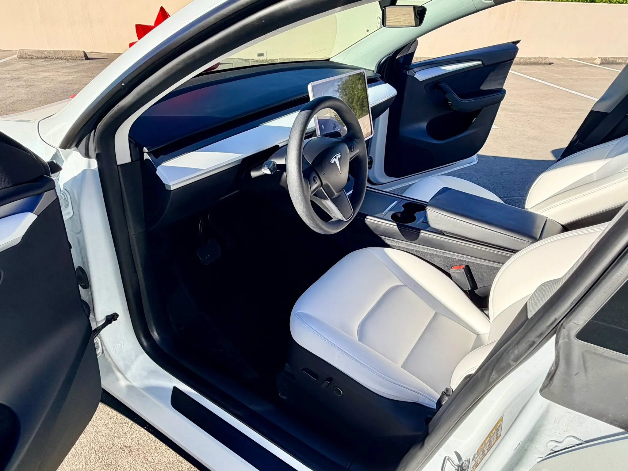 Used 2024 Tesla Model Y Long Range RWD image 23