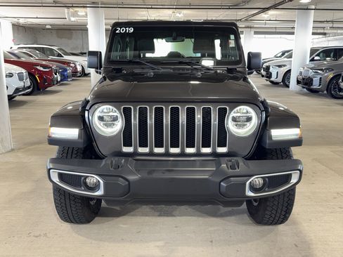 Used 2019 Jeep Wrangler Unlimited Sahara image 3