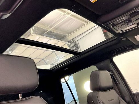 Used 2022 GMC Yukon Denali AWD/4WD image 22