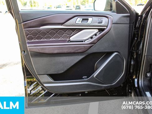 Used 2025 Ford Explorer Platinum w/ LUX Leather Package AWD/4WD image 31