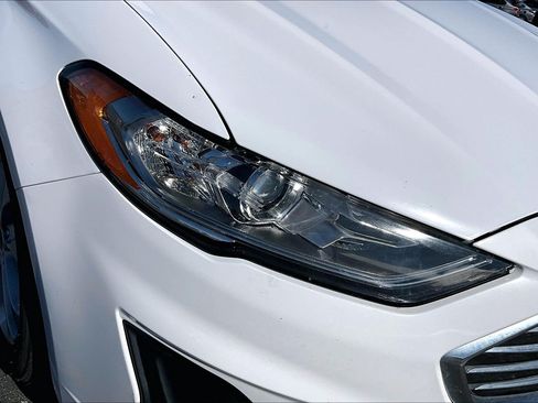 Used 2020 Ford Fusion SE FWD image 29