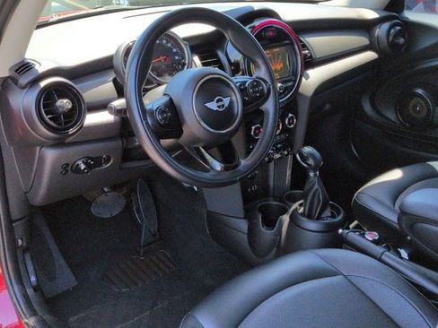 Used 2018 MINI Cooper 2-Door Hardtop FWD image 9