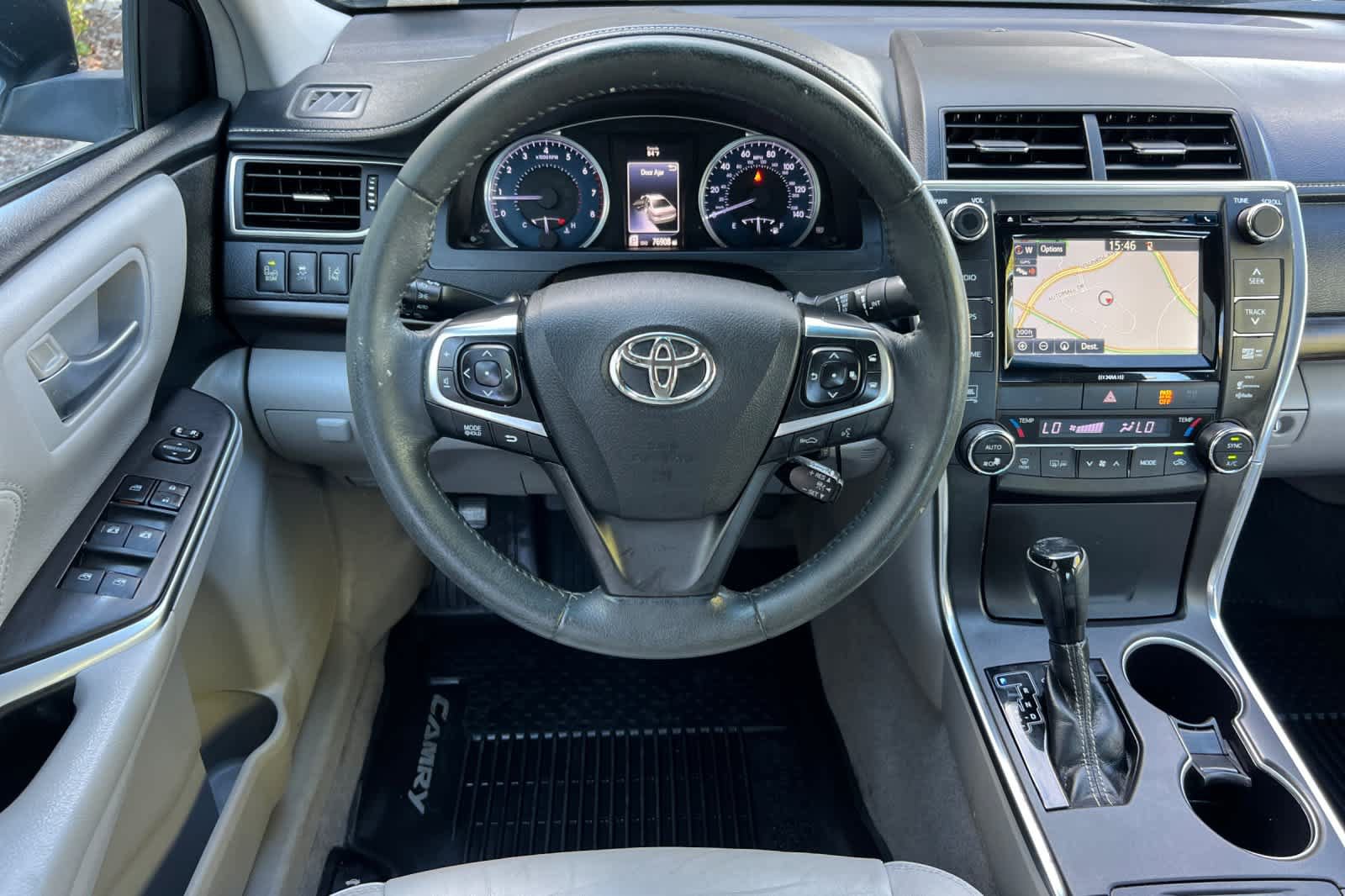 Used 2017 Toyota Camry XLE w/ Moonroof Package FWD image 15