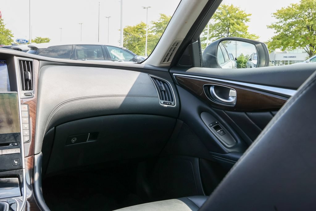 Used 2018 INFINITI Q50 Luxe w/ Essential Package (3.0T Luxe) AWD/4WD image 10