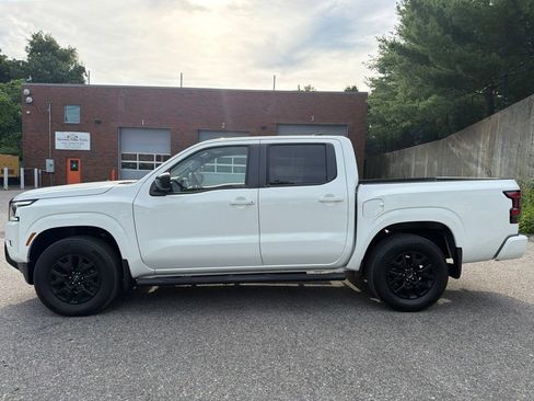Used 2023 Nissan Frontier SV w/ Midnight Edition Package AWD/4WD image 2