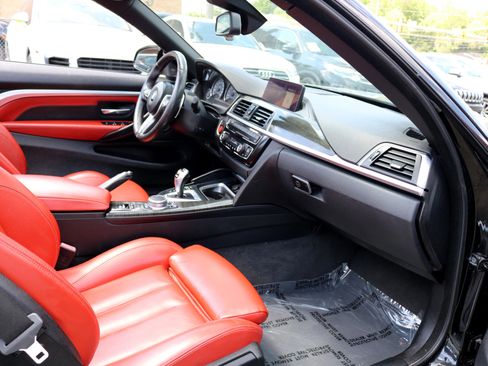 Used 2020 BMW M4 Convertible w/ Executive Package image 42