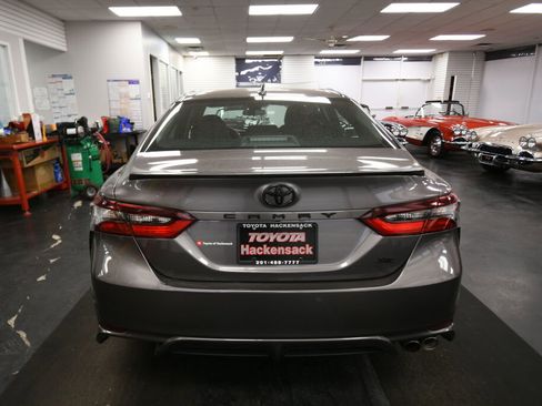 Used 2023 Toyota Camry SE FWD image 6