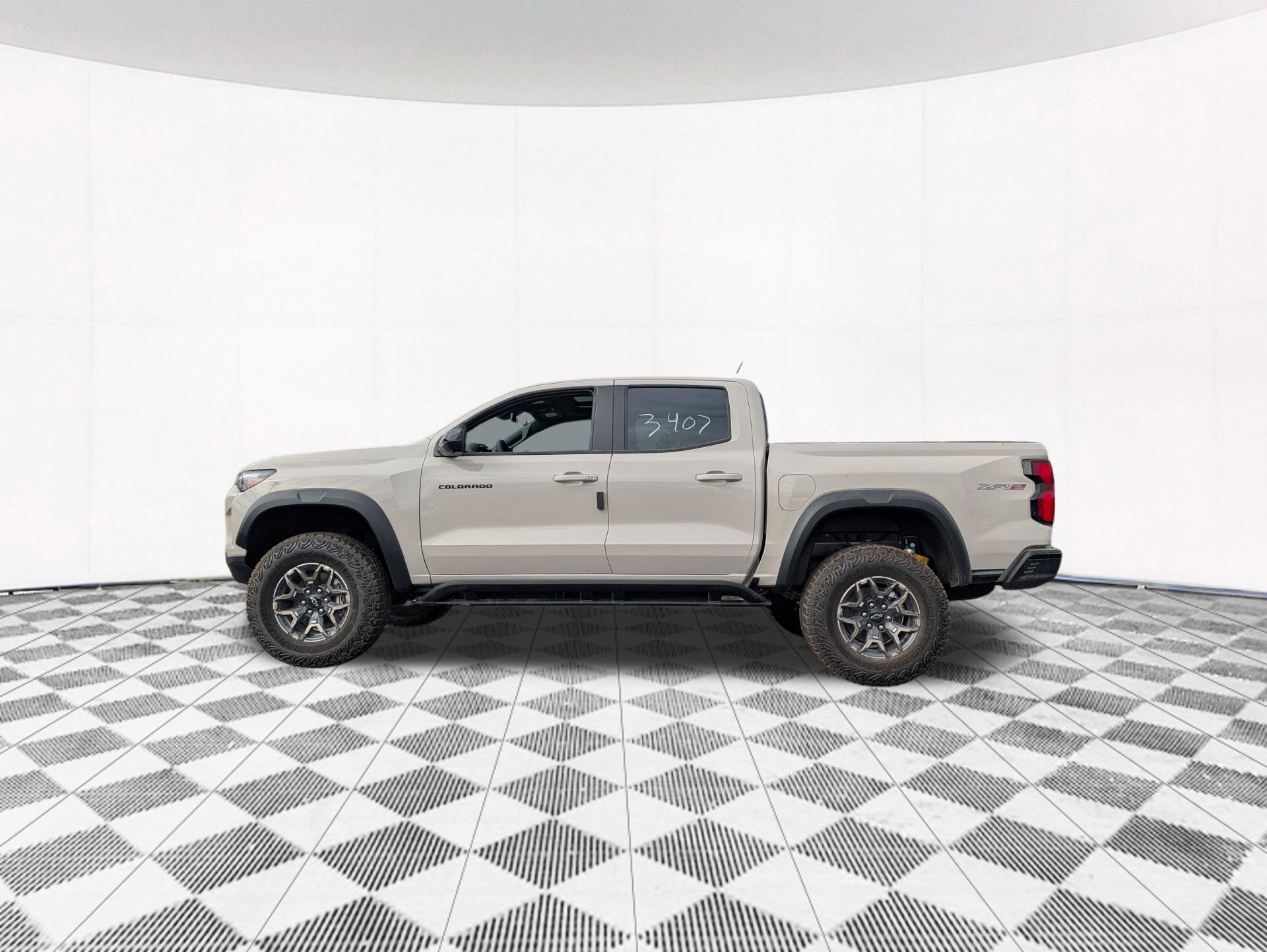 New 2026 Chevrolet Colorado ZR2 w/ Technology Package AWD/4WD image 15