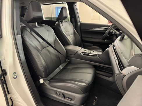 Used 2025 INFINITI QX60 Luxe image 45