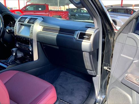 Used 2021 Lexus GX 460 Premium w/ Premium Package image 19