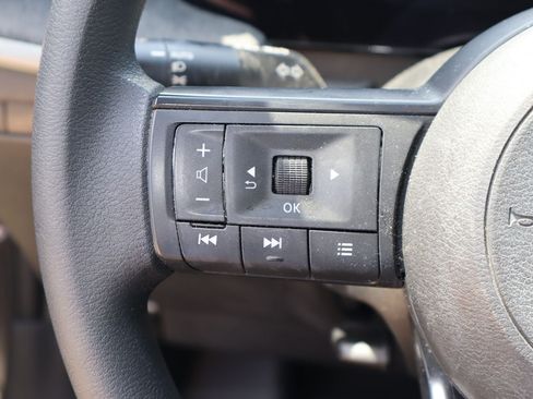 Used 2025 Nissan Kicks SV w/ Charging Package AWD/4WD image 12