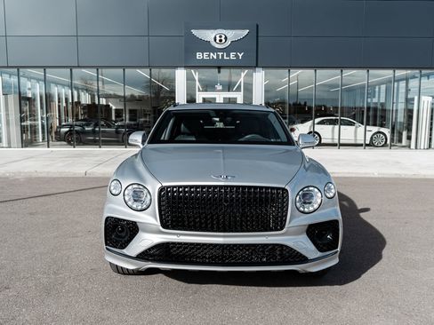 Used 2023 Bentley Bentayga Extended Wheelbase image 19