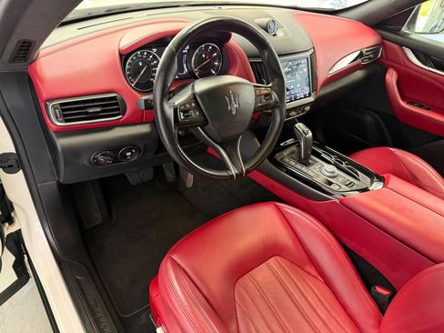 Used 2023 Maserati Levante GT AWD/4WD image 14
