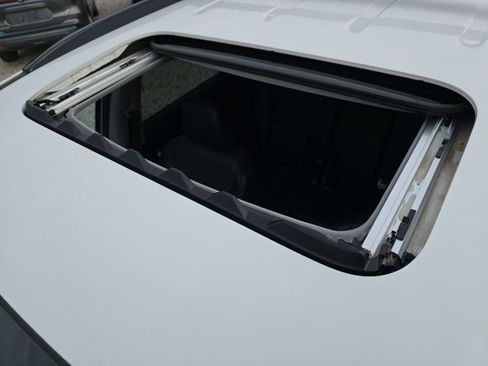 Used 2021 Honda Pilot Special Edition image 4