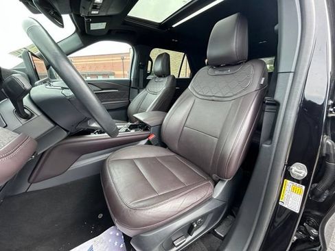 Used 2025 Ford Explorer Platinum w/ LUX Leather Package AWD/4WD image 29