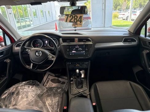 Used 2019 Volkswagen Tiguan SE w/ Panoramic Sunroof Package FWD image 17