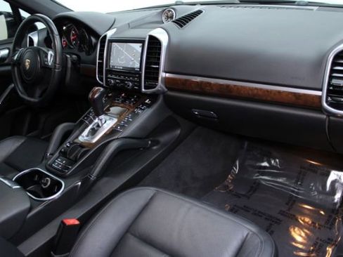 Used 2012 Porsche Cayenne image 20