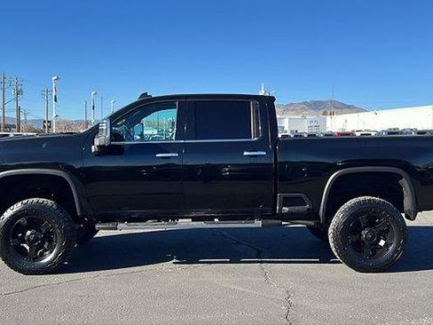 Used 2020 Chevrolet Silverado 2500 High Country w/ Z71 Off-Road Package image 9