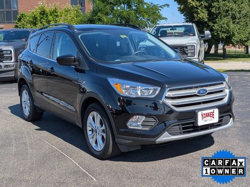 Used 2018 Ford Escape SE w/ SE Sync 3 Package AWD/4WD image 32
