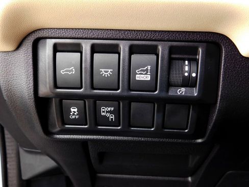 Used 2021 Subaru Ascent Limited w/ Technology Package image 30