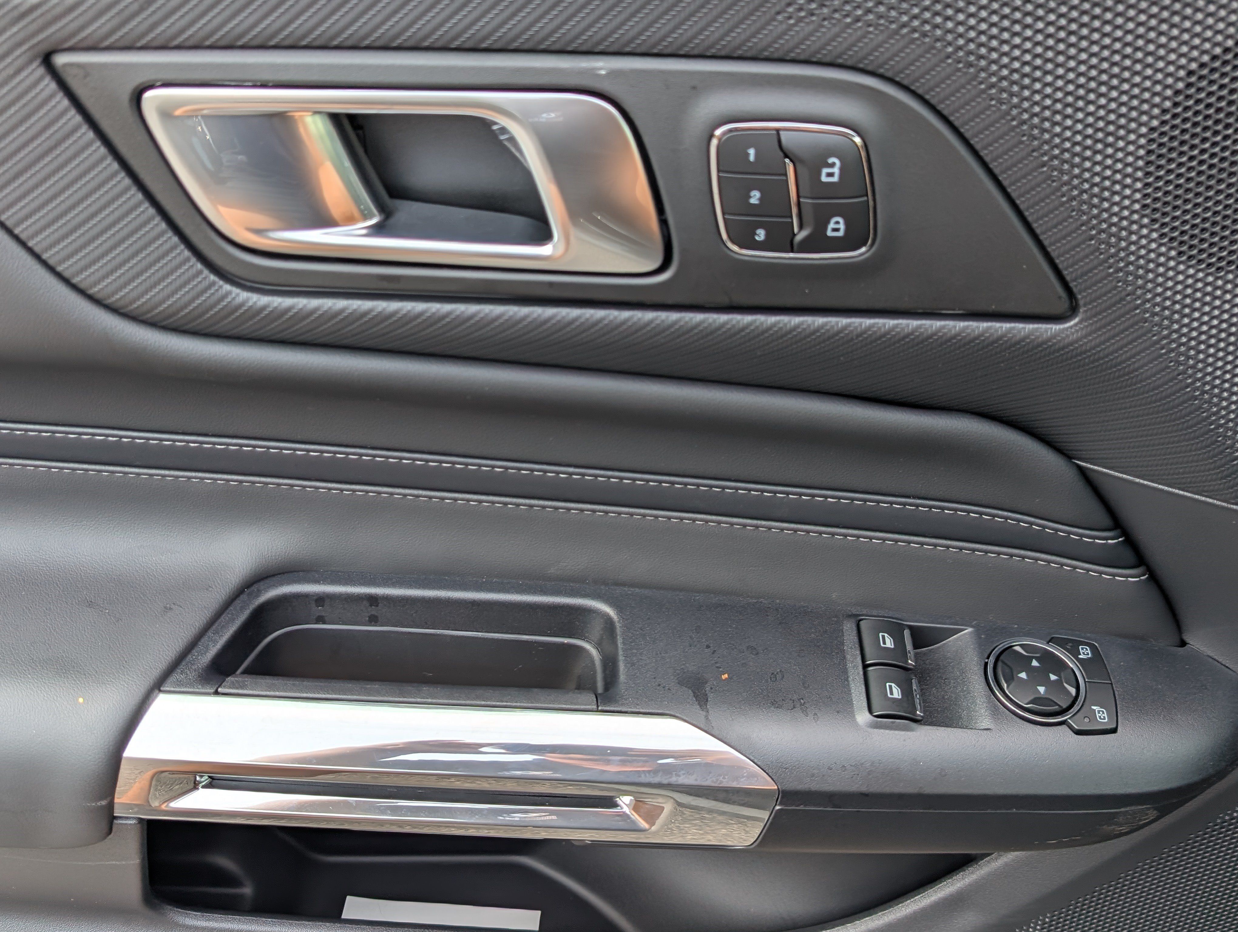 Used 2026 Ford Mustang Premium RWD image 15