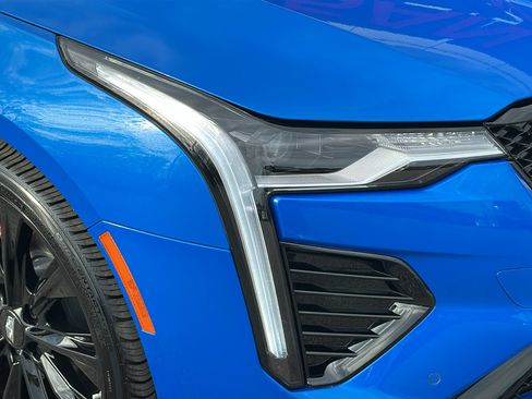 Used 2025 Cadillac CT4 V w/ LPO, ONYX Package image 4