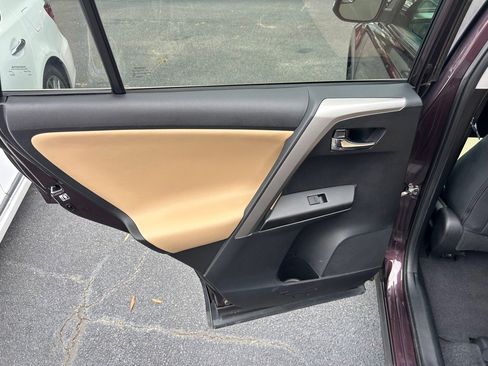 Used 2017 Toyota RAV4 XLE image 28