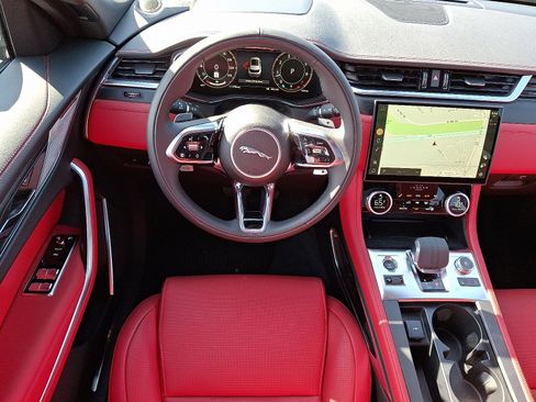 New 2026 Jaguar F-PACE R-Dynamic S image 4