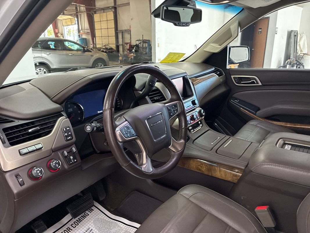 Used 2016 GMC Yukon Denali w/ Enhanced Security Package AWD/4WD image 8