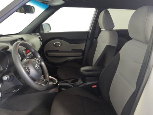 Used 2016 Kia Soul FWD image 17