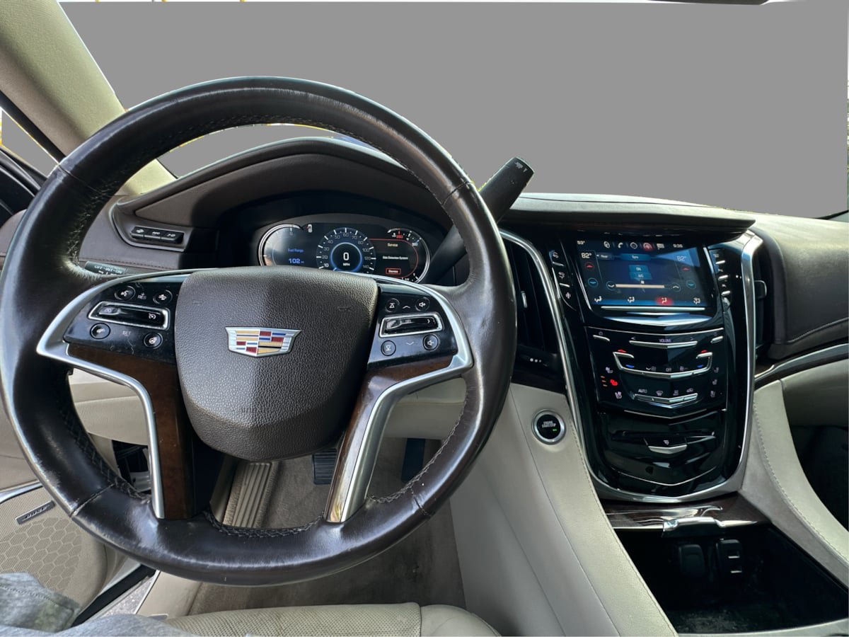 Used 2016 Cadillac Escalade Luxury AWD/4WD image 31