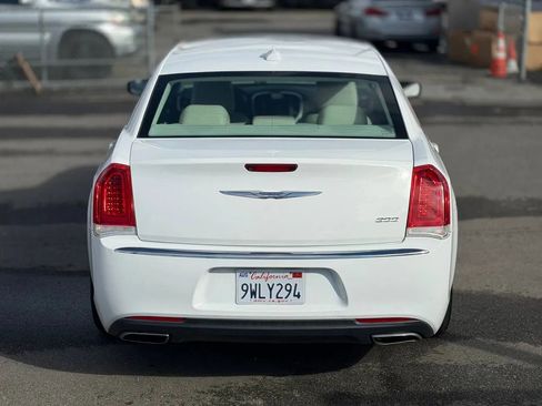 Used 2016 Chrysler 300 Limited image 13