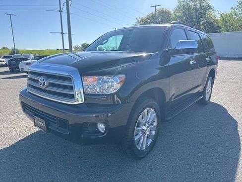 Used 2017 Toyota Sequoia Platinum AWD/4WD image 5